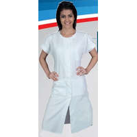 HT HT 125-ös női köpeny, elöl gombos, ráncolt vállú, gallér nélküli, zsebén csipkével. Színes.