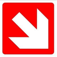 Maxima Tűzoltó készülék helyét jelölő nyíl, után világító tűzvédelmi öntapadós tábla