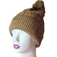 Női kötött polár béléses sapka apró flitterekkel Barna