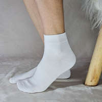 Aura Via FÉRFI köztes szárú fehér zokni 5 pár/csomag 43-46